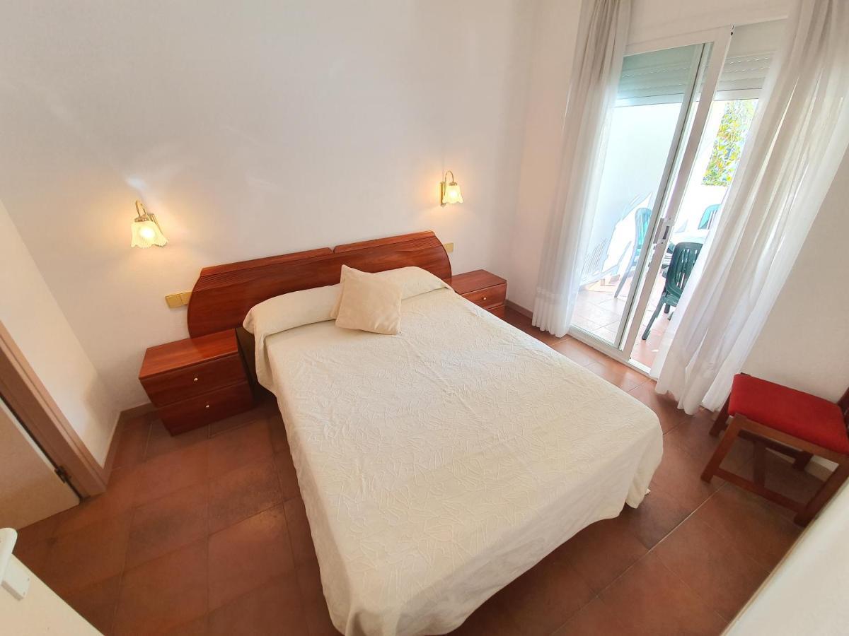 Apartamento Royal Marine Deluxe Росас Экстерьер фото
